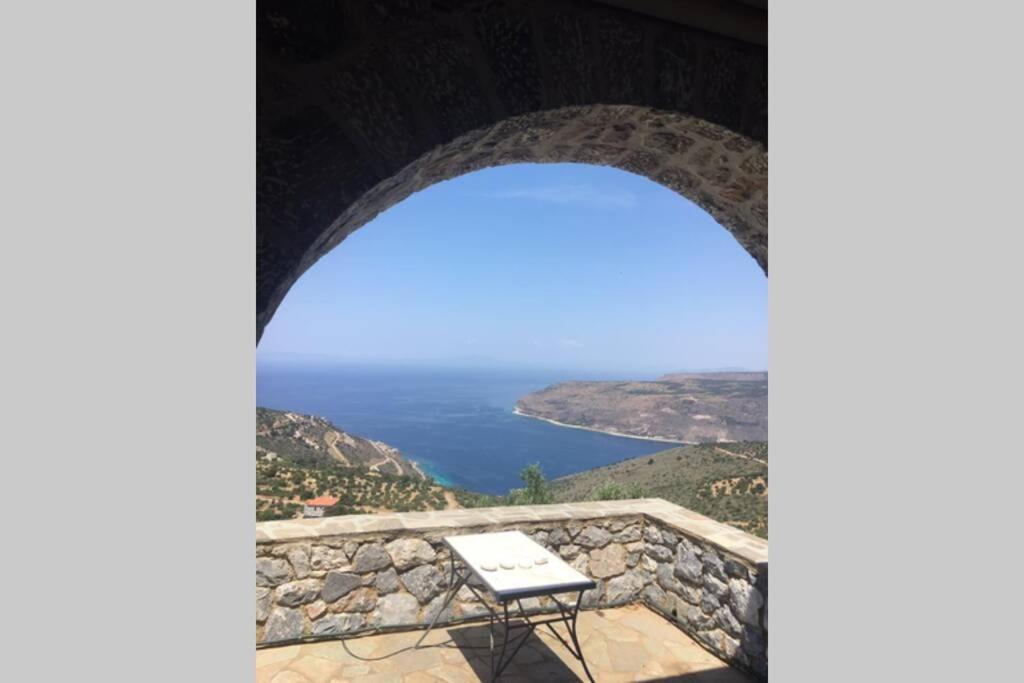 Πύργος Παραδοσιακός Με Μαγευτική Θέα - Villa Traditional Tower With Amazing Sea View 阿里奥波利斯 外观 照片