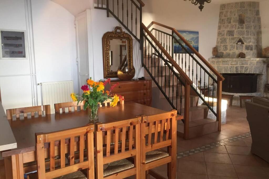Πύργος Παραδοσιακός Με Μαγευτική Θέα - Villa Traditional Tower With Amazing Sea View 阿里奥波利斯 外观 照片